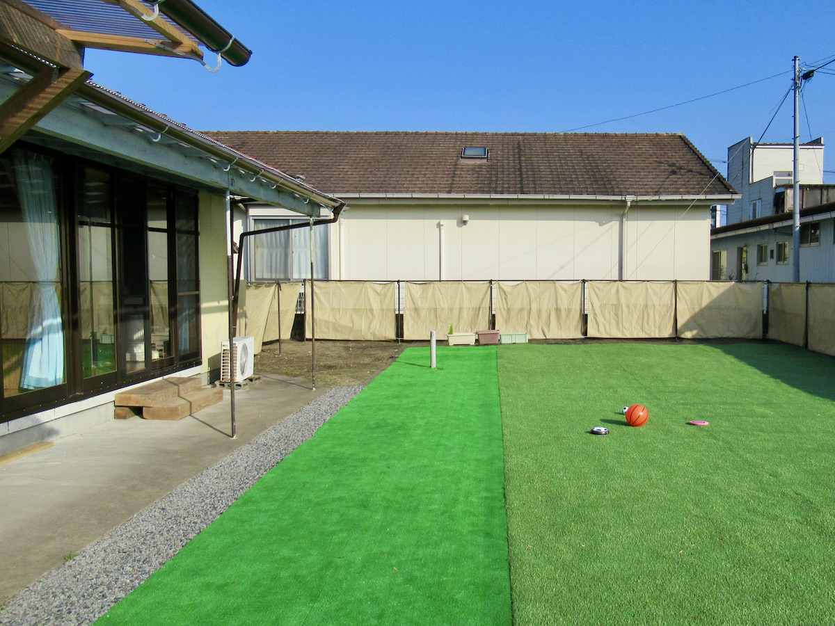 にじいろ自慢の広いお庭の様子